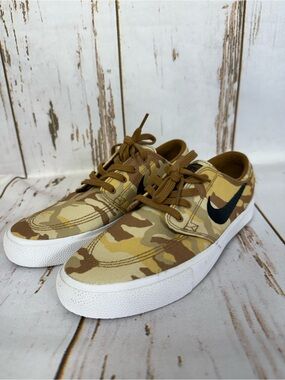 Nike SB Zoom Stefan Janoski, Desert Camo Camo Uppers, Zoom Air. Size 7.5
